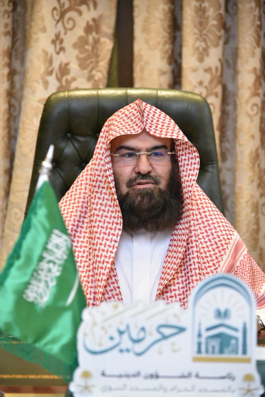 معالي الرئيس يجتمع بلجنتي الإعلام والعلاقات العامة استعدادًا لملتقى سماحة الشيخ عبدالعزيز بن صالح
